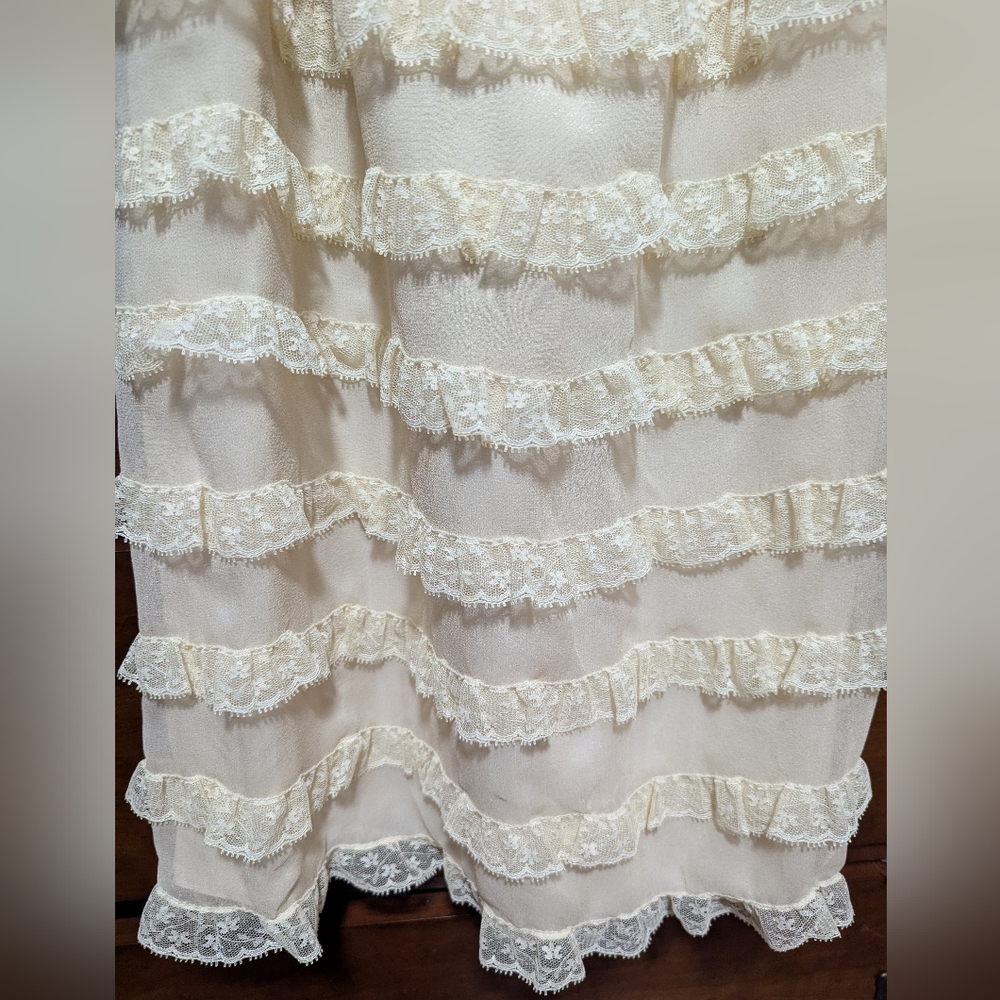Betsey Johnson Cream Strapless Lace Dress- Size 4 - Picture 3 of 3